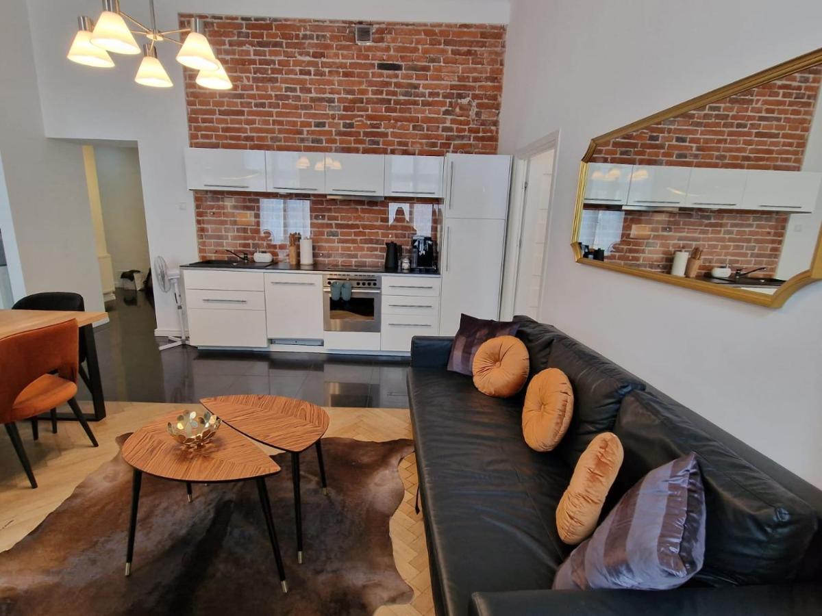 Golden Pearl - Main Square, 100 Sqm, 4 Rooms كراكوفيا المظهر الخارجي الصورة
