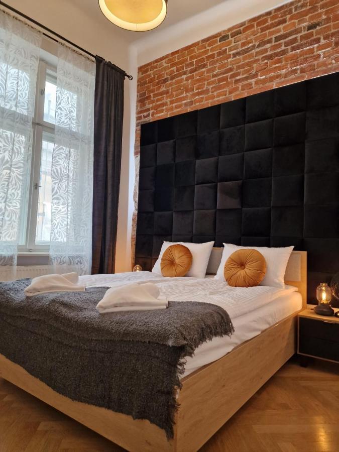 Golden Pearl - Main Square, 100 Sqm, 4 Rooms كراكوفيا المظهر الخارجي الصورة