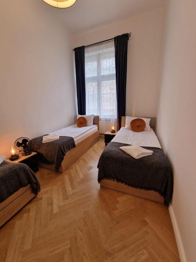 Golden Pearl - Main Square, 100 Sqm, 4 Rooms كراكوفيا المظهر الخارجي الصورة
