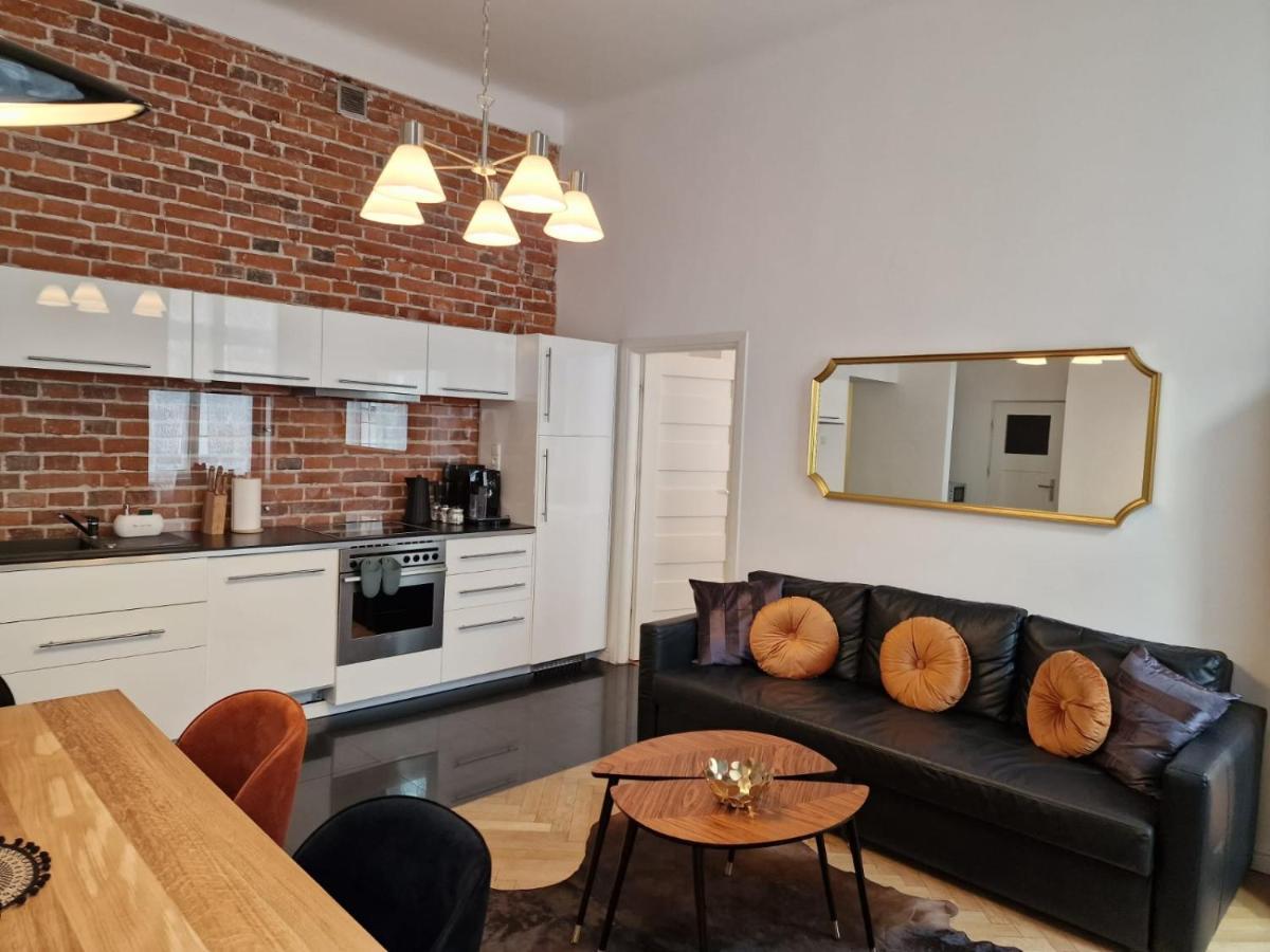 Golden Pearl - Main Square, 100 Sqm, 4 Rooms كراكوفيا المظهر الخارجي الصورة