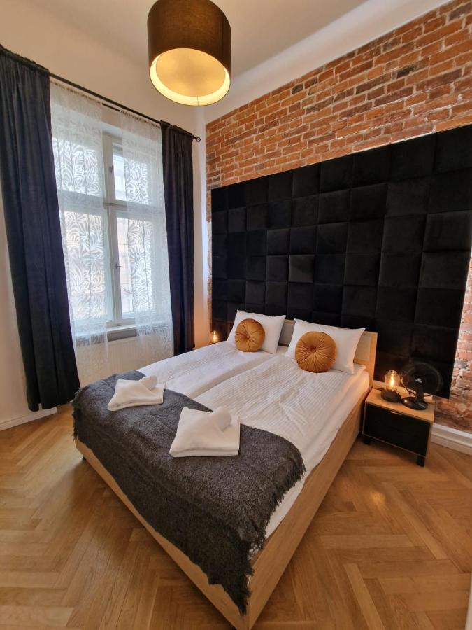 Golden Pearl - Main Square, 100 Sqm, 4 Rooms كراكوفيا المظهر الخارجي الصورة