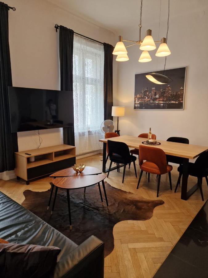 Golden Pearl - Main Square, 100 Sqm, 4 Rooms كراكوفيا المظهر الخارجي الصورة
