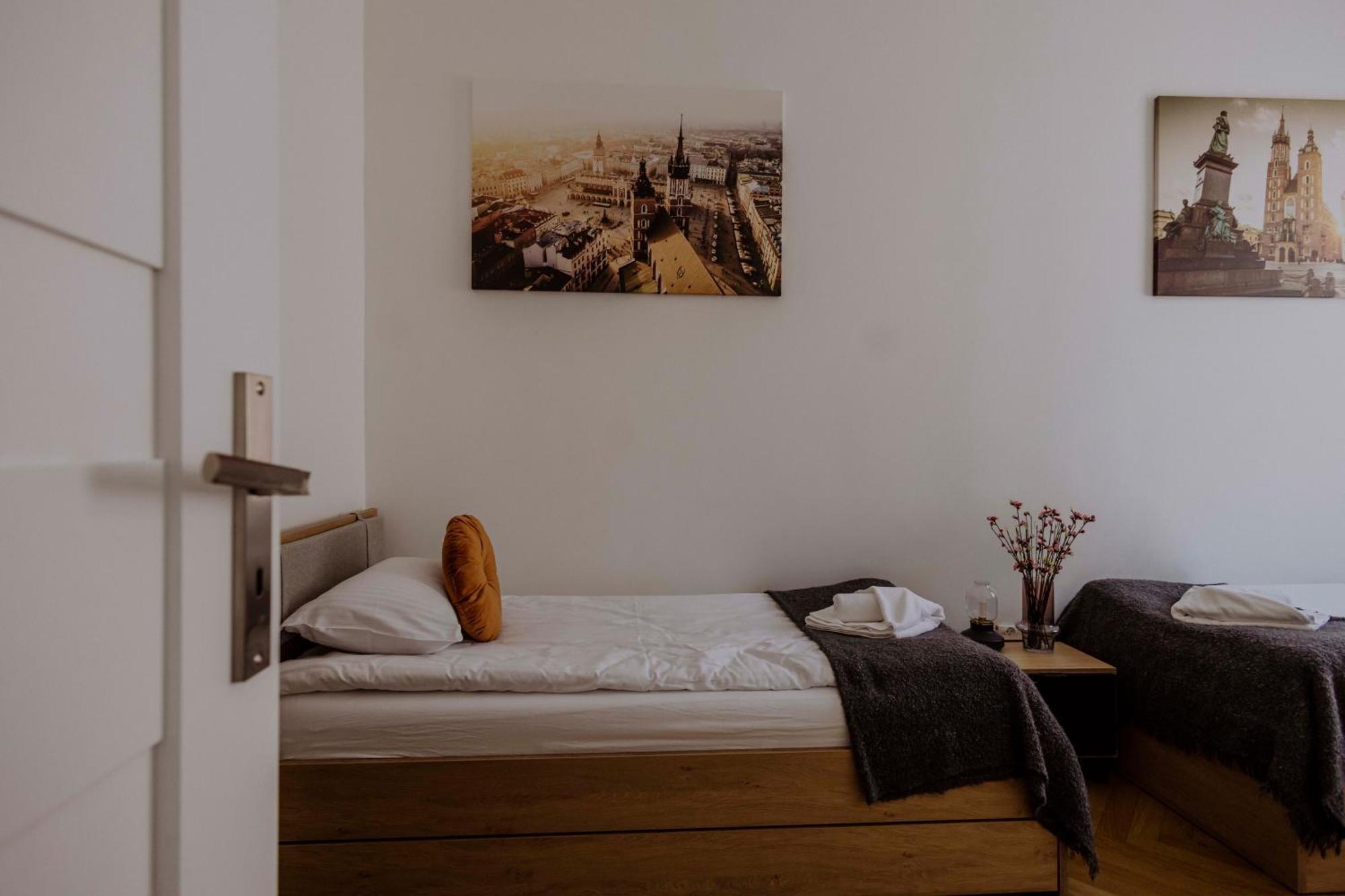 Golden Pearl - Main Square, 100 Sqm, 4 Rooms كراكوفيا المظهر الخارجي الصورة