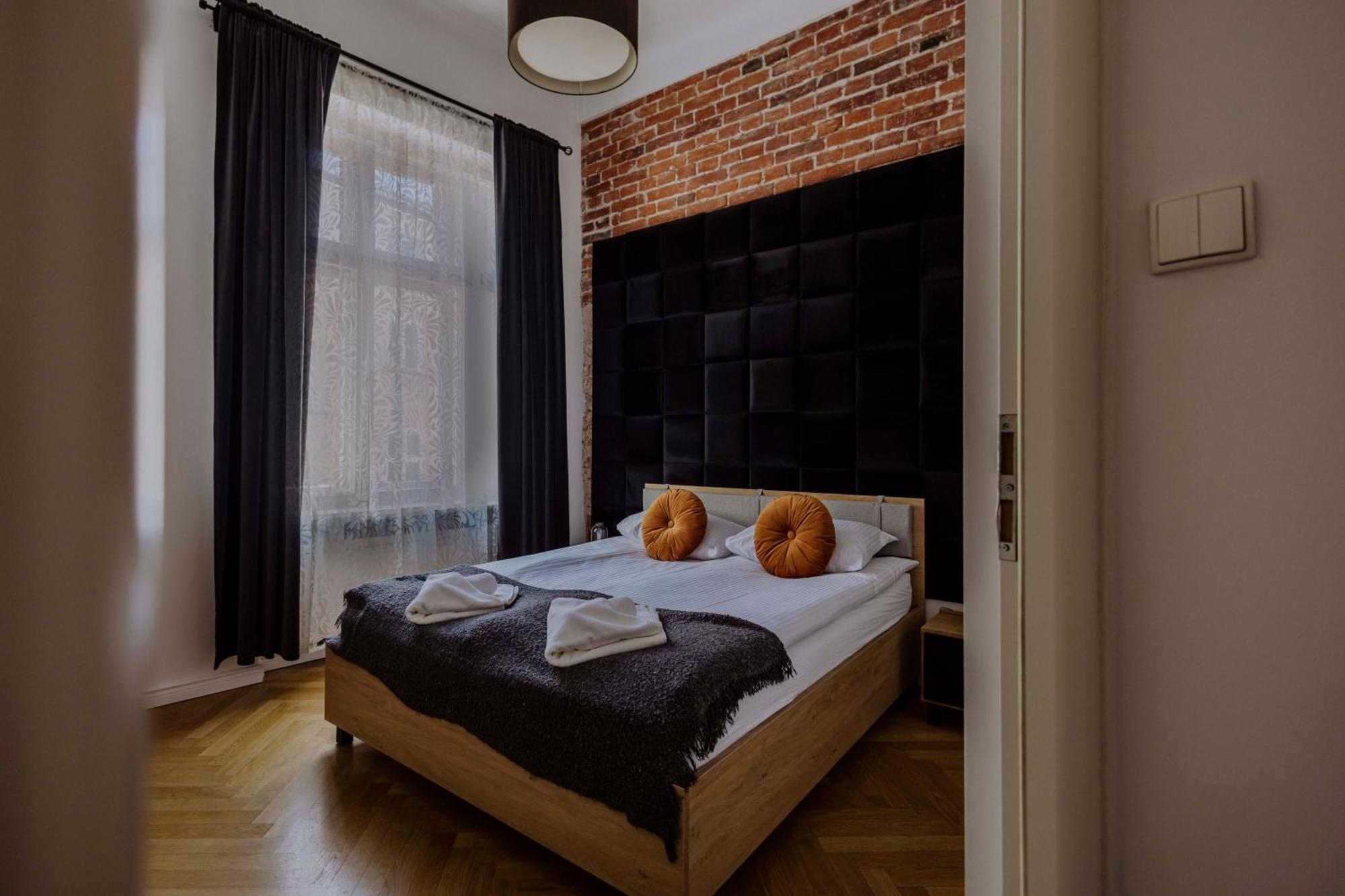 Golden Pearl - Main Square, 100 Sqm, 4 Rooms كراكوفيا المظهر الخارجي الصورة
