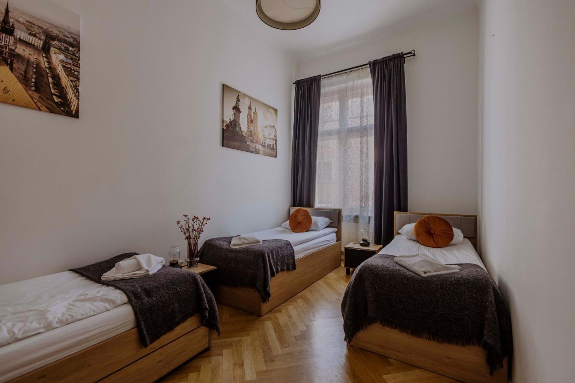 Golden Pearl - Main Square, 100 Sqm, 4 Rooms كراكوفيا المظهر الخارجي الصورة