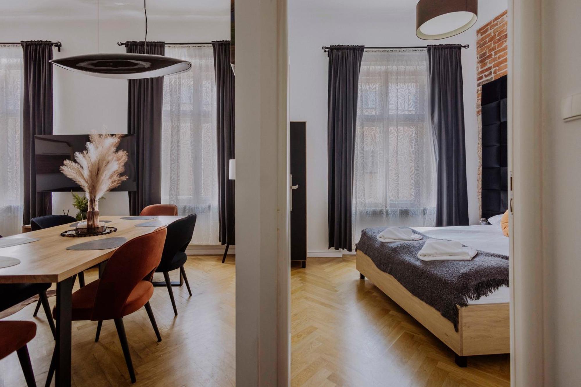 Golden Pearl - Main Square, 100 Sqm, 4 Rooms كراكوفيا المظهر الخارجي الصورة
