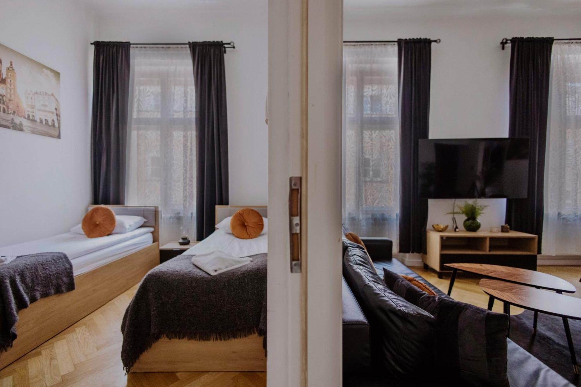 Golden Pearl - Main Square, 100 Sqm, 4 Rooms كراكوفيا المظهر الخارجي الصورة