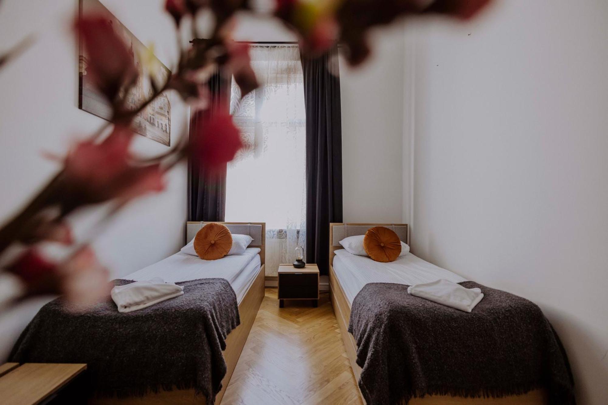 Golden Pearl - Main Square, 100 Sqm, 4 Rooms كراكوفيا المظهر الخارجي الصورة