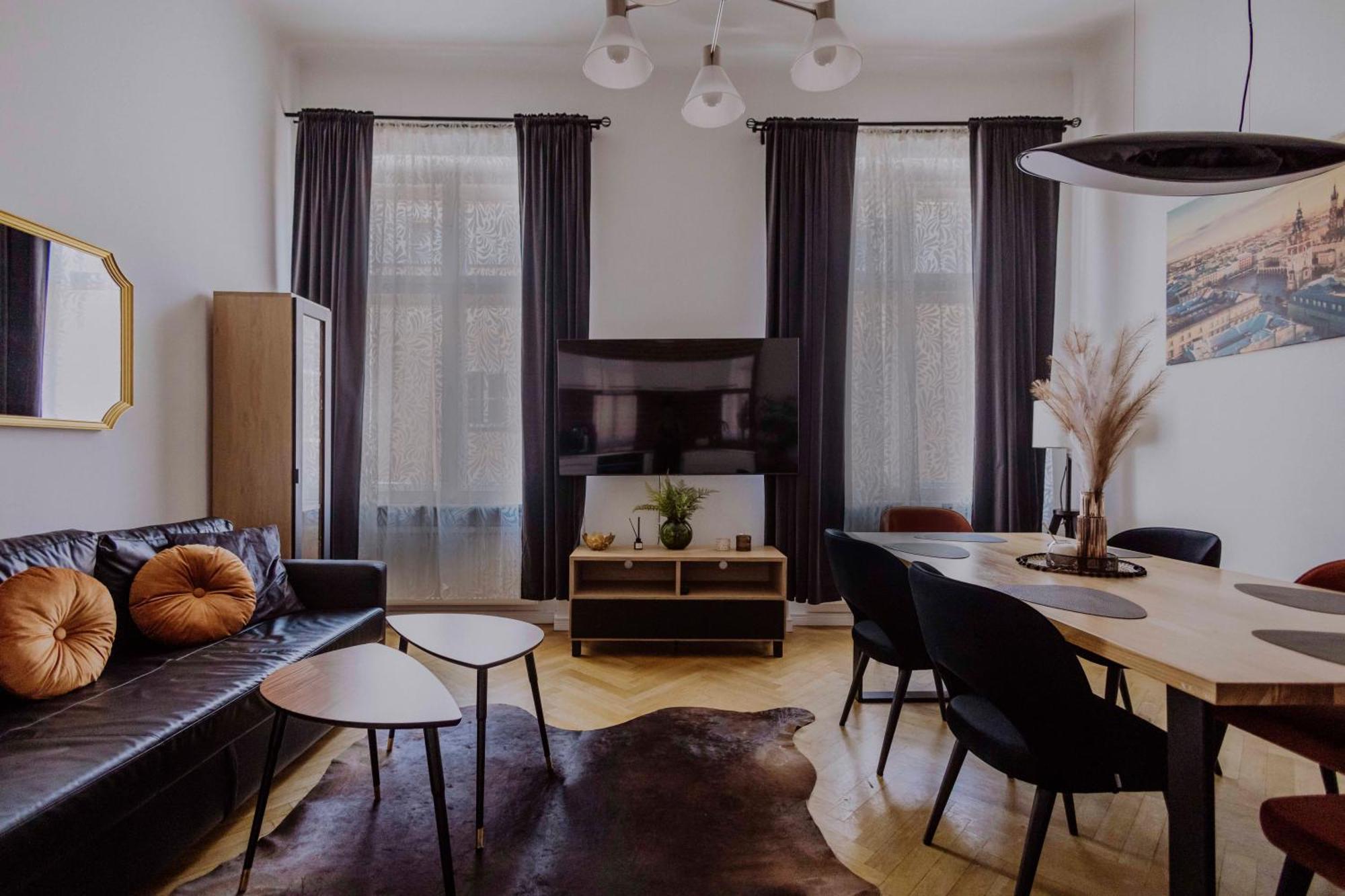Golden Pearl - Main Square, 100 Sqm, 4 Rooms كراكوفيا المظهر الخارجي الصورة