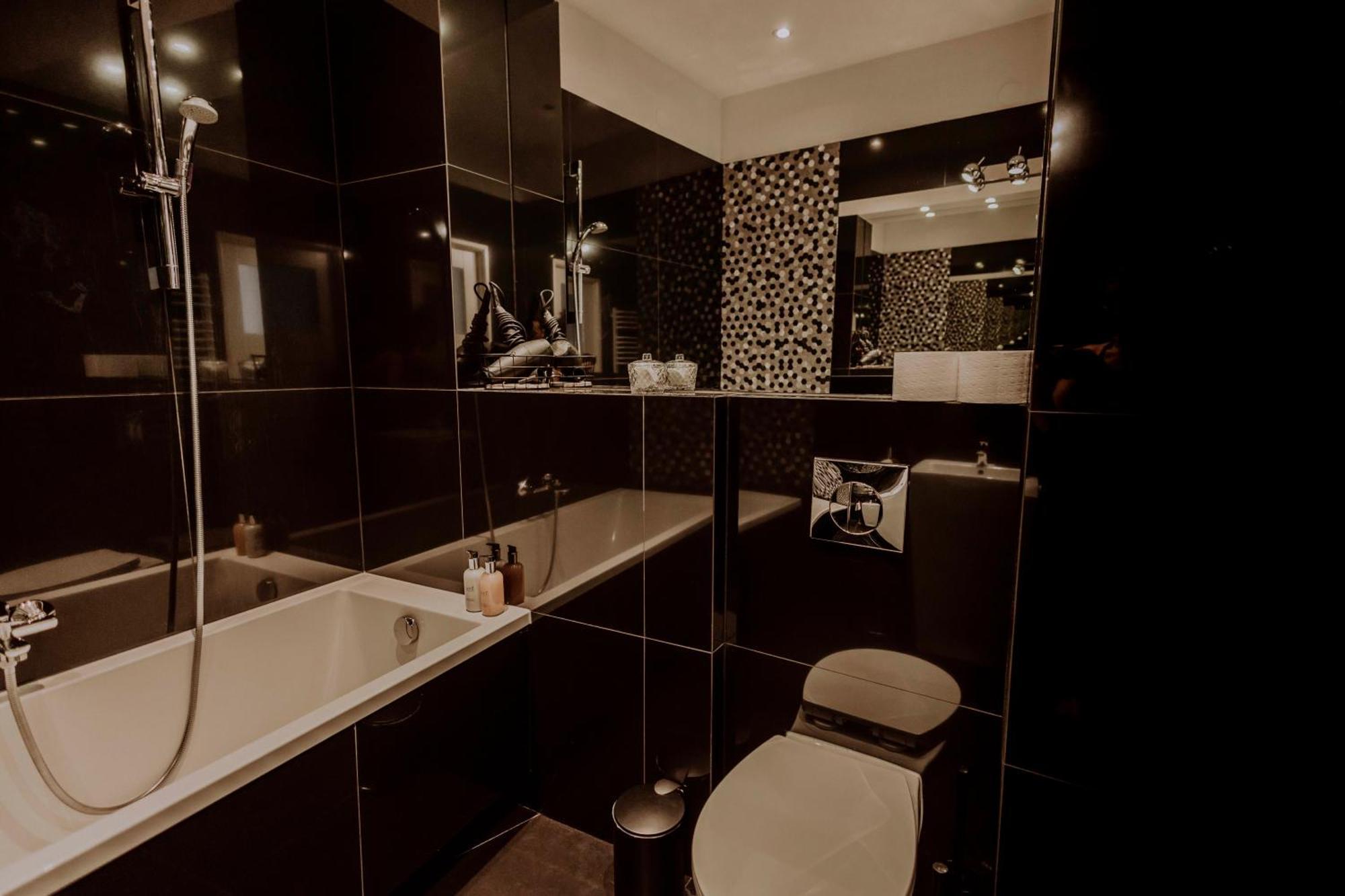 Golden Pearl - Main Square, 100 Sqm, 4 Rooms كراكوفيا المظهر الخارجي الصورة