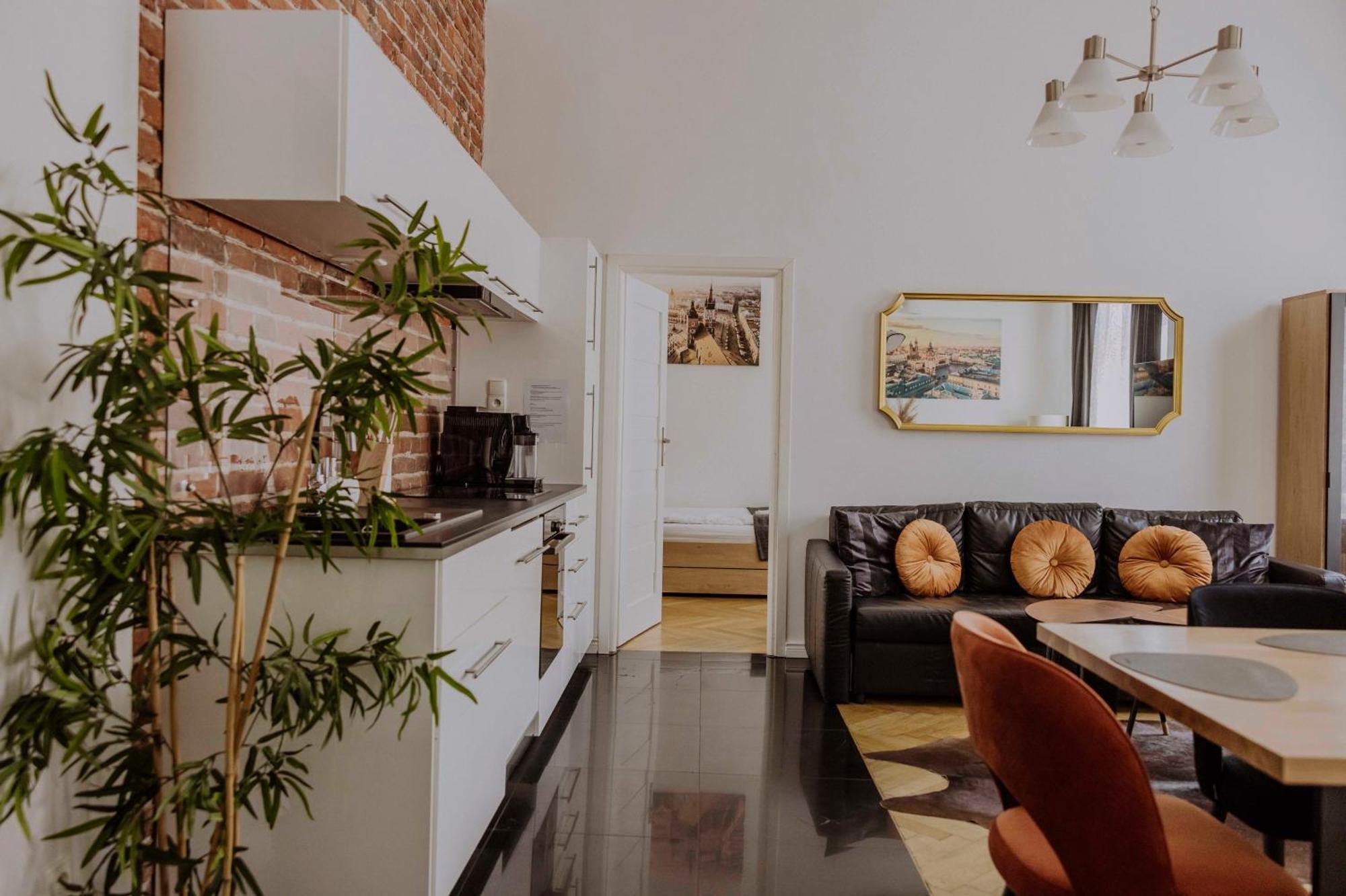Golden Pearl - Main Square, 100 Sqm, 4 Rooms كراكوفيا المظهر الخارجي الصورة
