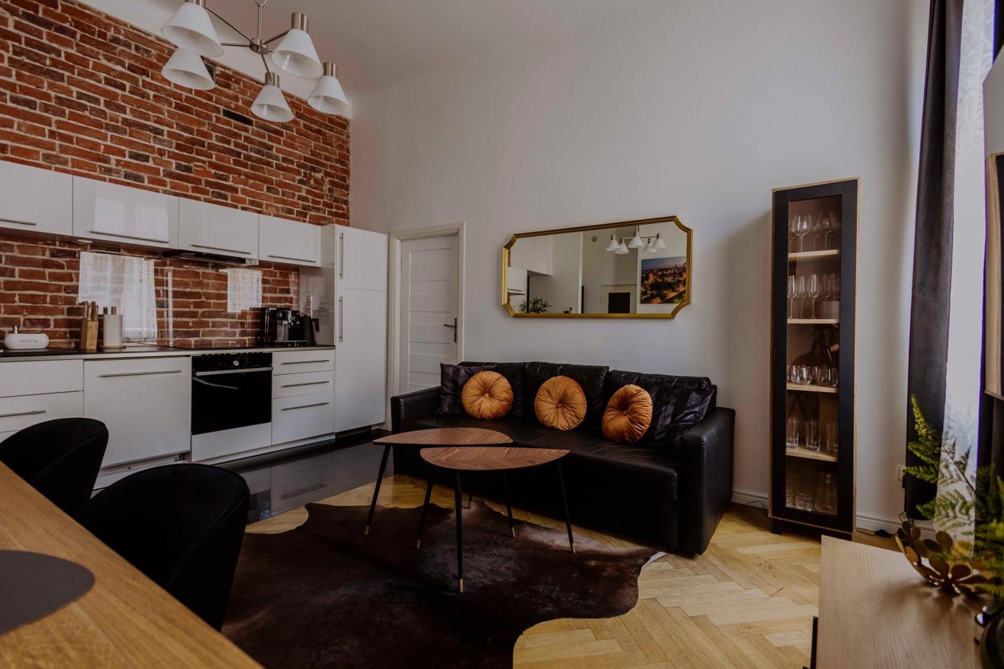 Golden Pearl - Main Square, 100 Sqm, 4 Rooms كراكوفيا المظهر الخارجي الصورة